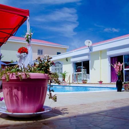 Petite Flower Guest House Talata-maty Екстер'єр фото