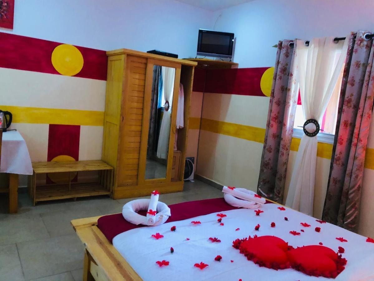 Petite Flower Guest House Talata-maty Екстер'єр фото