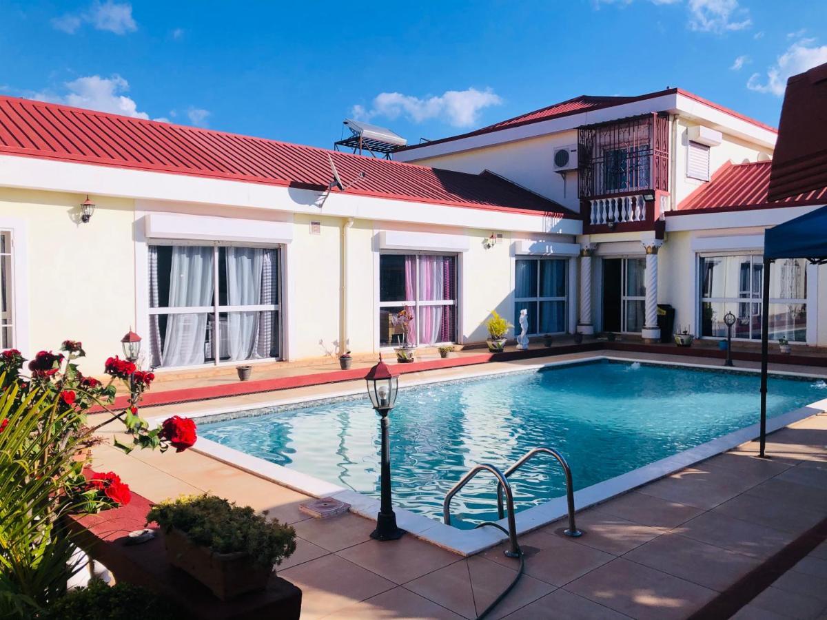 Petite Flower Guest House Talata-maty Екстер'єр фото