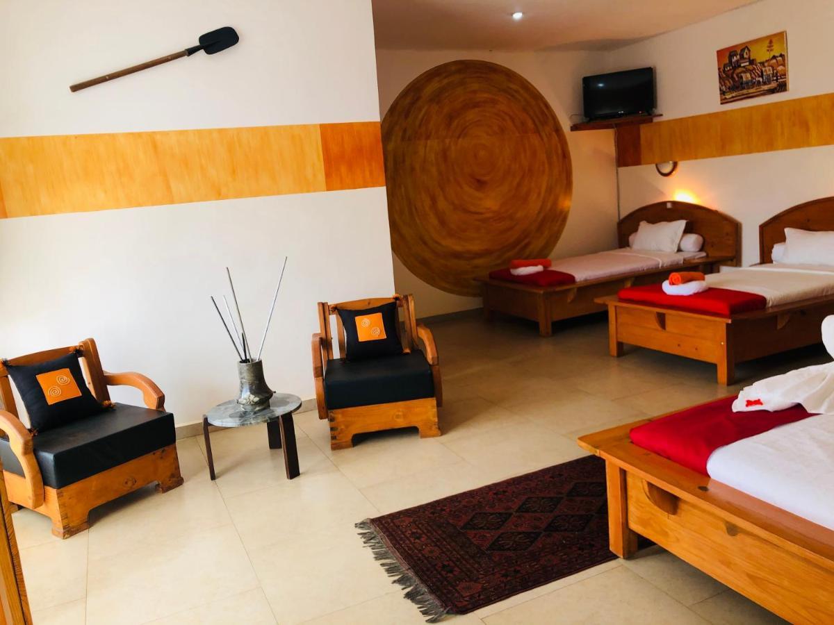 Petite Flower Guest House Talata-maty Екстер'єр фото