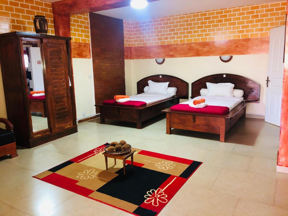 Petite Flower Guest House Talata-maty Екстер'єр фото