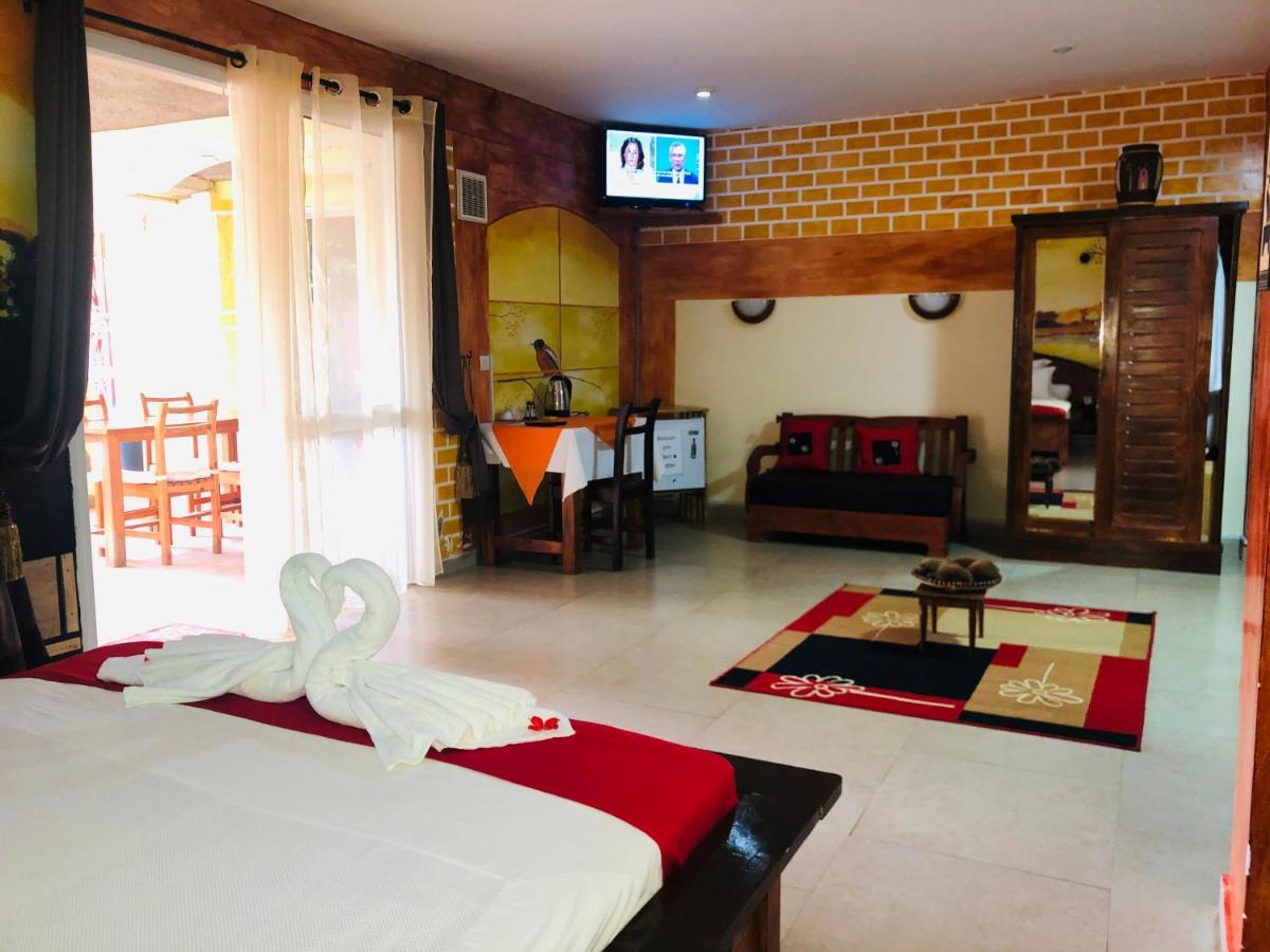 Petite Flower Guest House Talata-maty Екстер'єр фото
