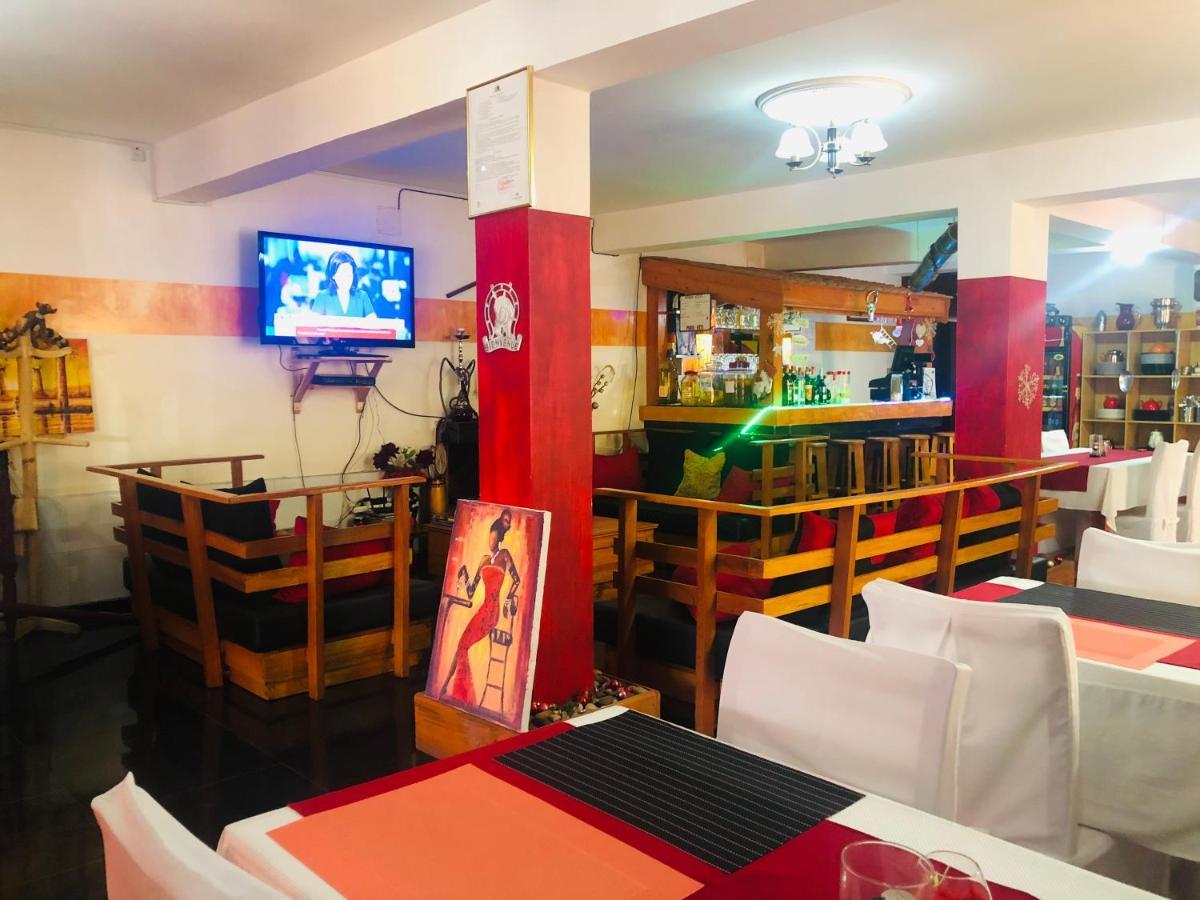 Petite Flower Guest House Talata-maty Екстер'єр фото