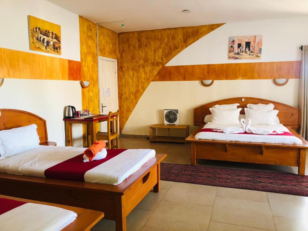 Petite Flower Guest House Talata-maty Екстер'єр фото
