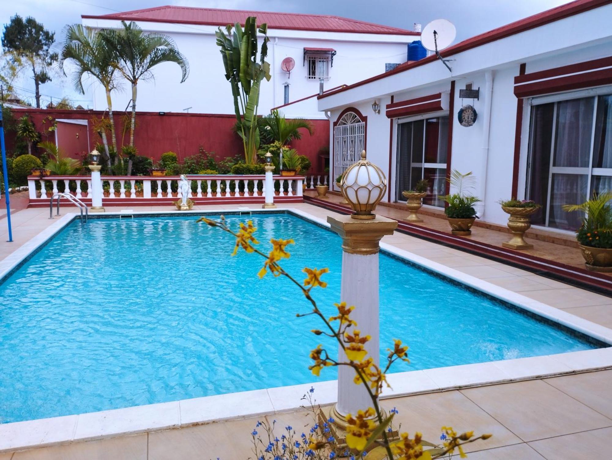Petite Flower Guest House Talata-maty Екстер'єр фото