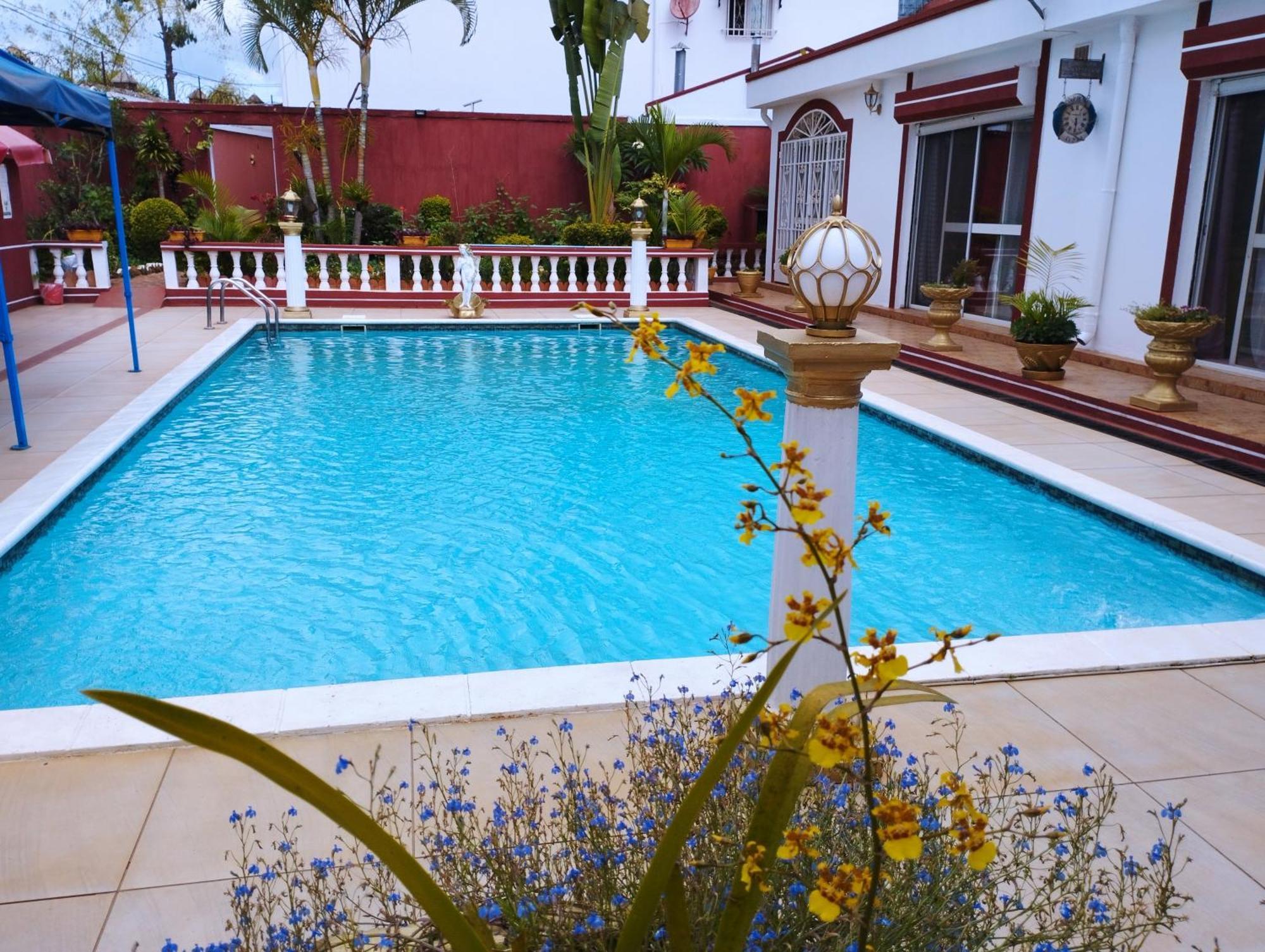 Petite Flower Guest House Talata-maty Екстер'єр фото