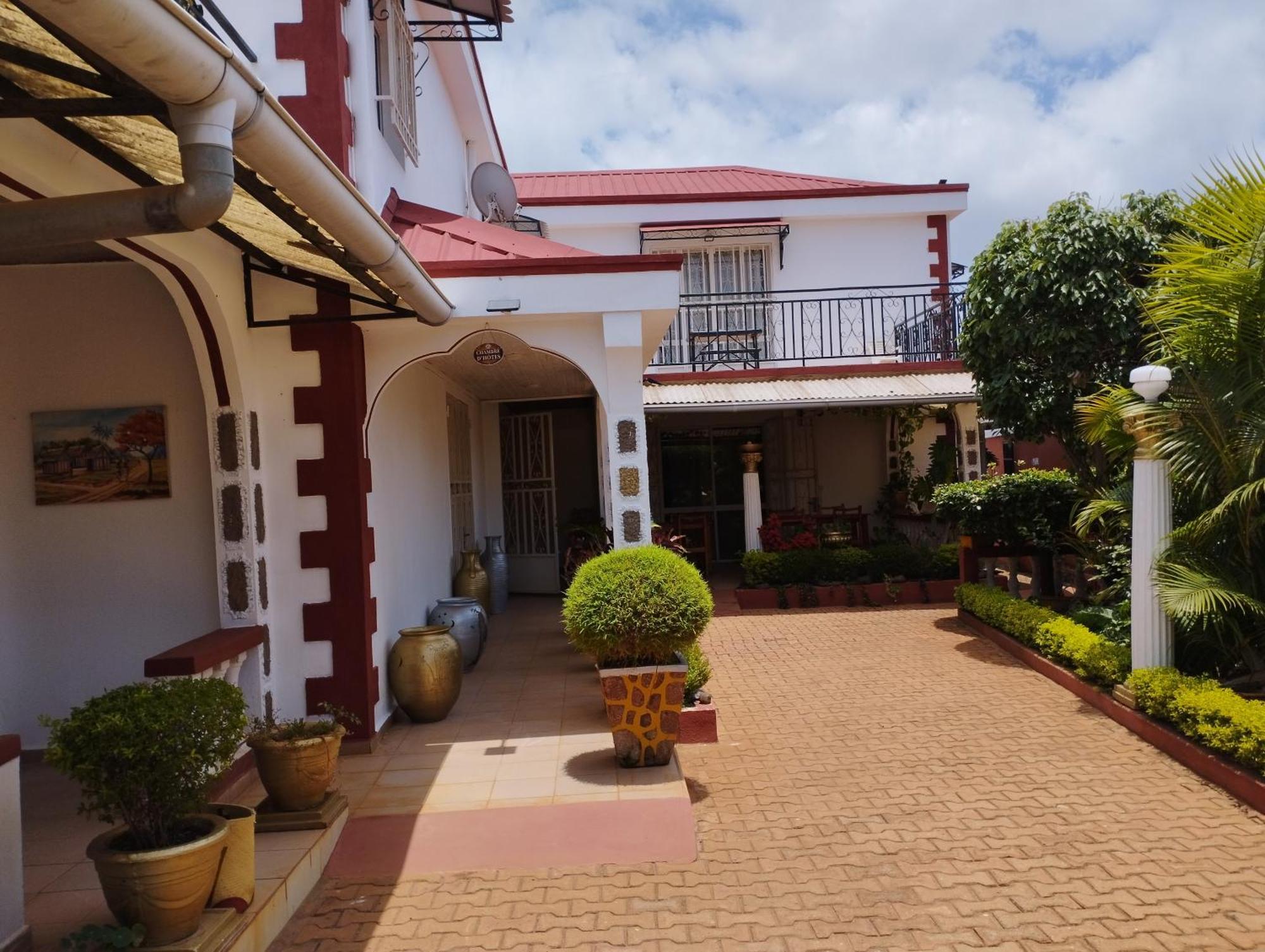 Petite Flower Guest House Talata-maty Екстер'єр фото