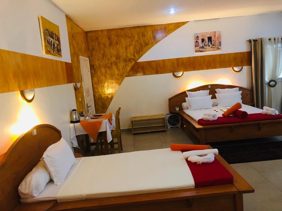 Petite Flower Guest House Talata-maty Екстер'єр фото